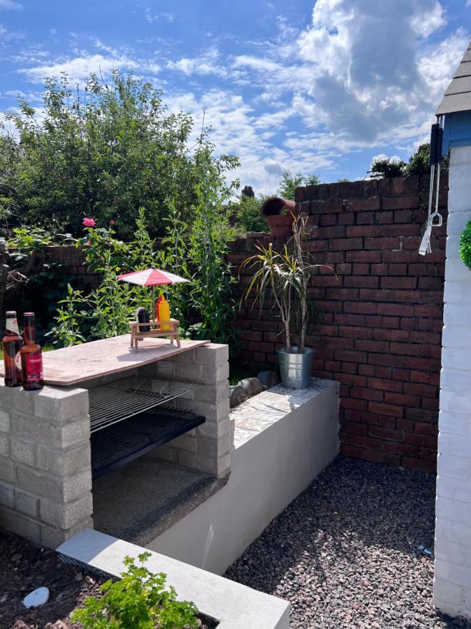 Brecon Town 3 Bedroom House Sleeps 6 Central Location Exterior foto